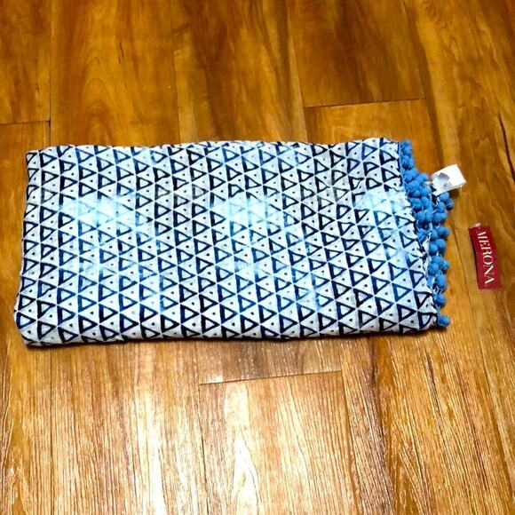 Merona Blue Diamond Blanket Scarf - Picture 2 of 6